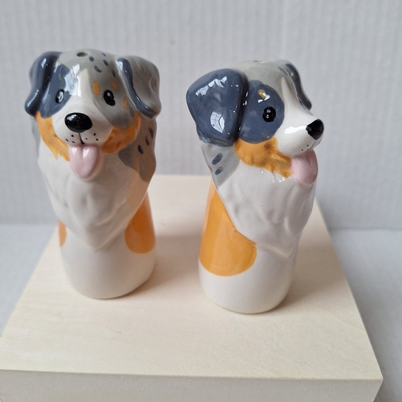 NIB Bow Wow Australian Shephard Salt And Pepper Shaker - Picture 1 of 4